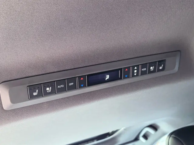Toyota Sienna — Фото автомобиля 11
