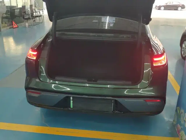 Geely Galaxy Xingyao 8 — Фото автомобиля 18