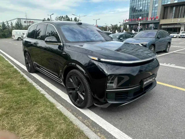 Li Auto L9 — Фото автомобиля 3