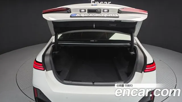 BMW 5-Series 5 серия (G60) 530i xDrive M Sport — Фото автомобиля 24