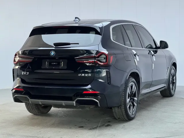 BMW iX3 — Фото автомобиля 16