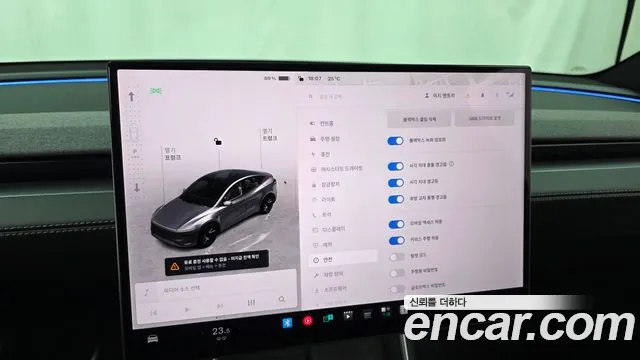 Tesla Model Y — Фото автомобиля 21