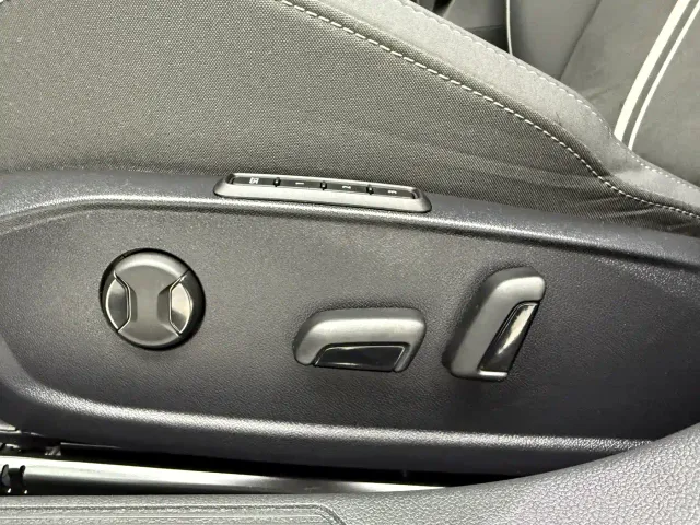 Volkswagen Golf — Фото автомобиля 22
