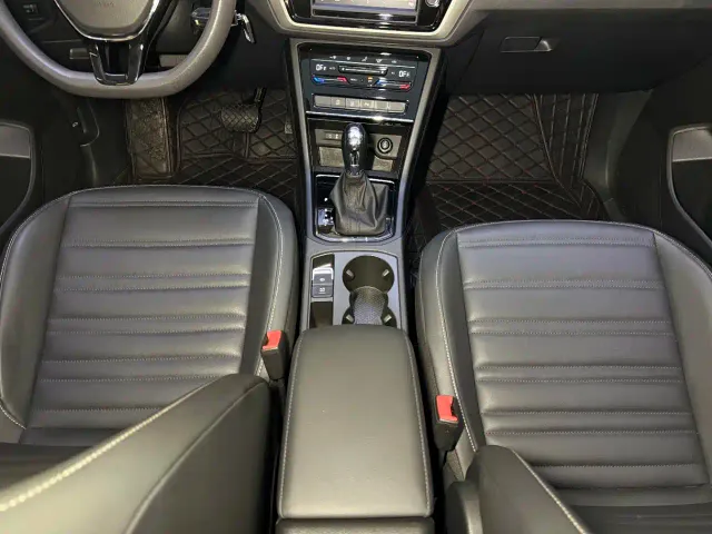Volkswagen Touran 2021 Touran L 280TSI DSG Comfort Edition 7-seater — Фото автомобиля 10