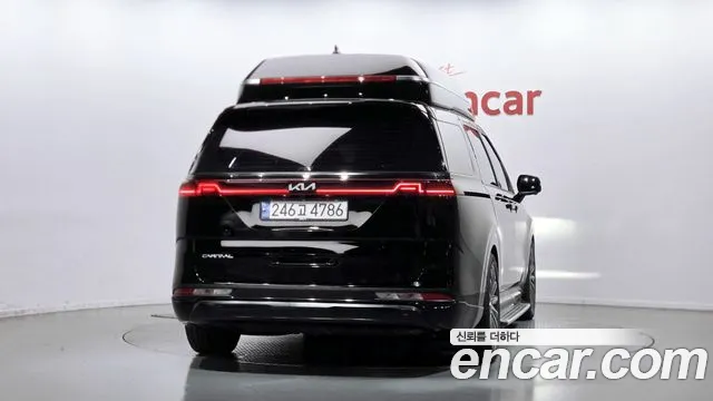 Kia Carnival Generation 4 — Фото автомобиля 4