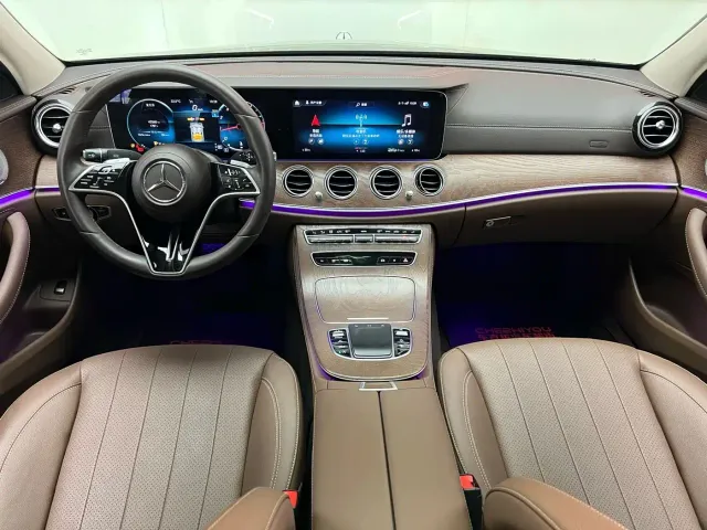 Mercedes-Benz E-Class — Фото автомобиля 12