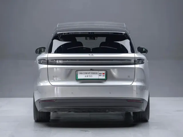 Li Auto i8 — Фото автомобиля 22