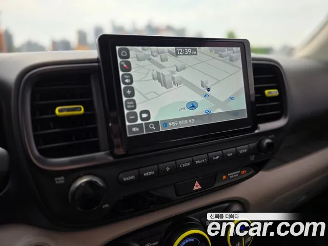 Hyundai Venue — Фото автомобиля 16