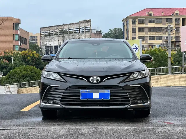 Toyota Camry — Фото автомобиля 2