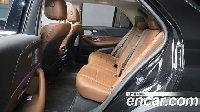 Mercedes-Benz GLE-Class — Фото автомобиля 12