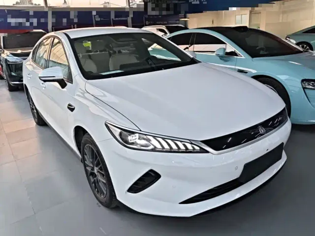 BYD Qin PLUS — Фото автомобиля 3