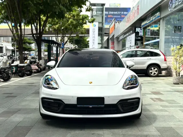 Porsche Panamera — Фото автомобиля 2