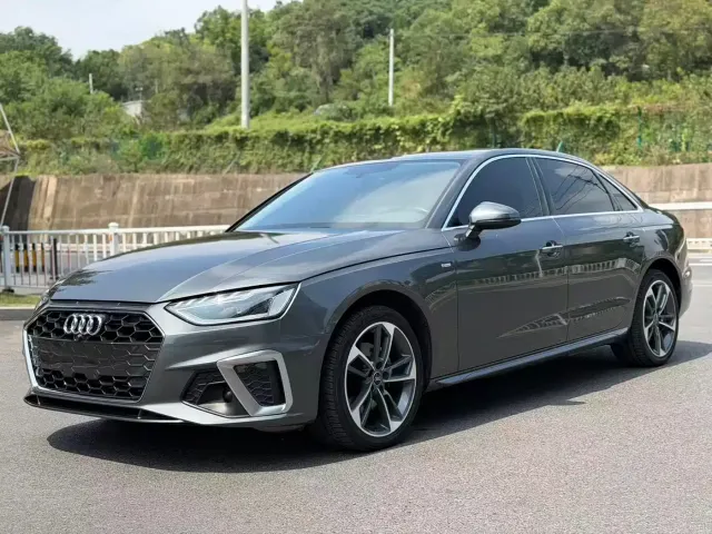 Фотография автомобиля — Audi A4L