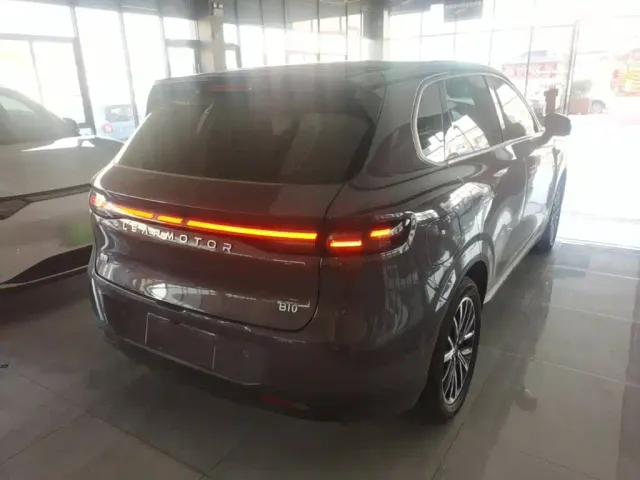 Leapmotor B10 — Фото автомобиля 6