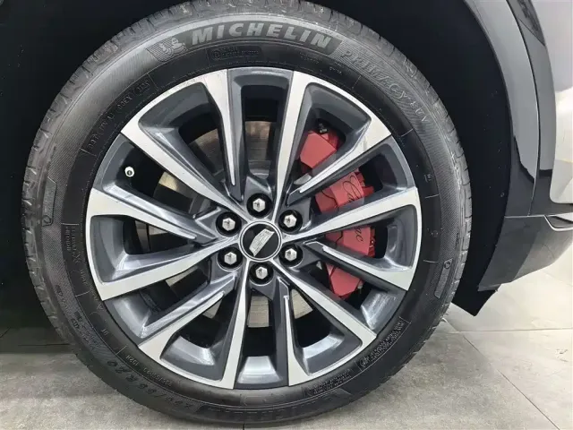 Cadillac XT5 — Фото автомобиля 18