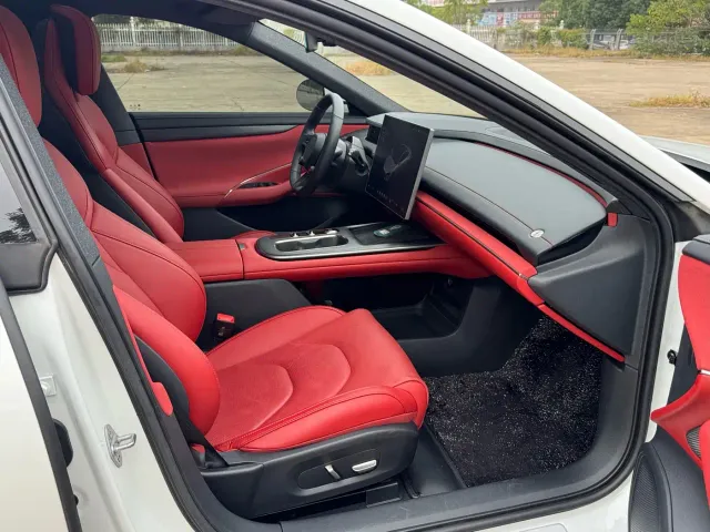 Xiaomi SU7 — Фото автомобиля 14
