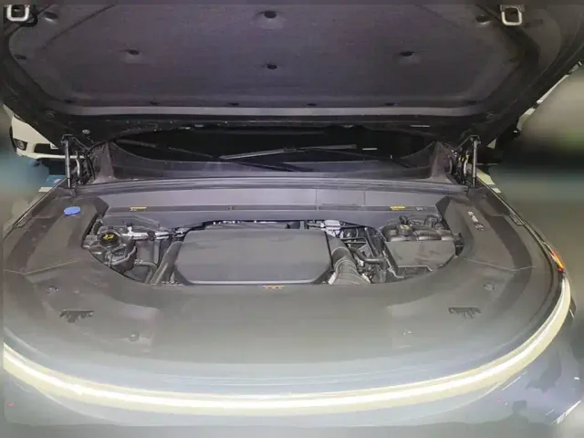 Li Auto L9 — Фото автомобиля 3