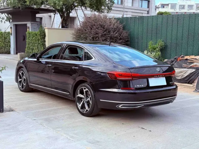 Volkswagen Passat — Фото автомобиля 9