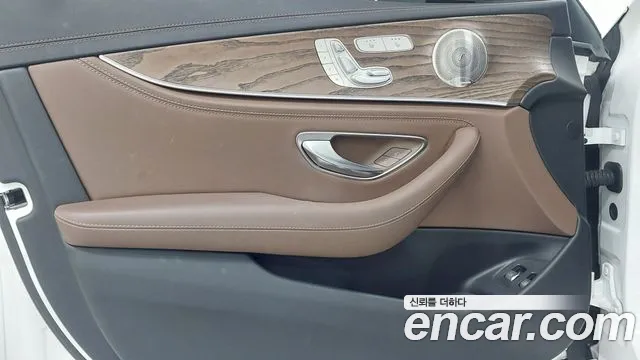 Mercedes-Benz E-Class — Фото автомобиля 9