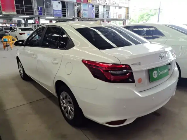 Toyota Vios — Фото автомобиля 4