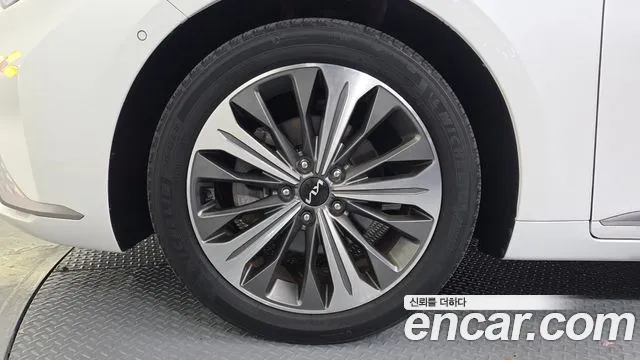 Kia K8 Signature — Фото автомобиля 5