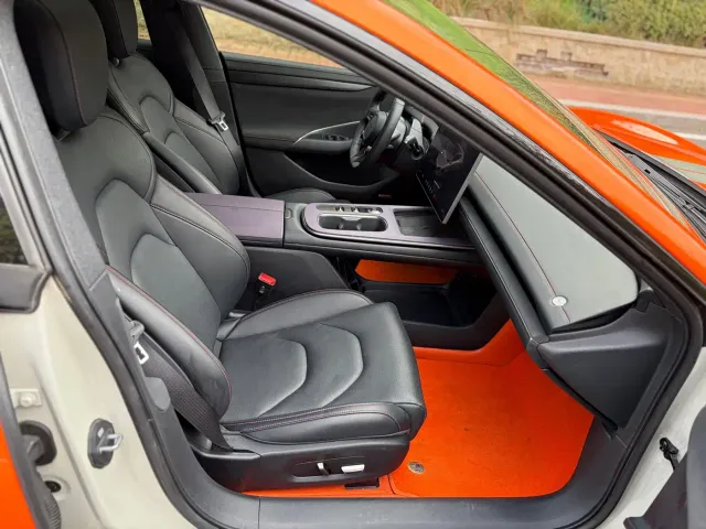 Xiaomi SU7 — Фото автомобиля 11
