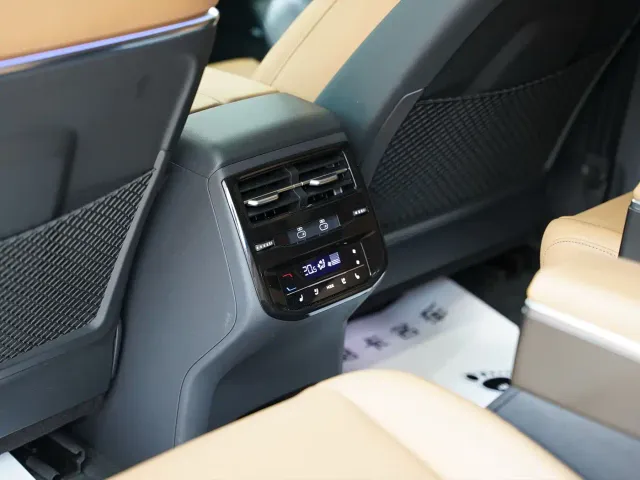 Audi Q6 — Фото автомобиля 20