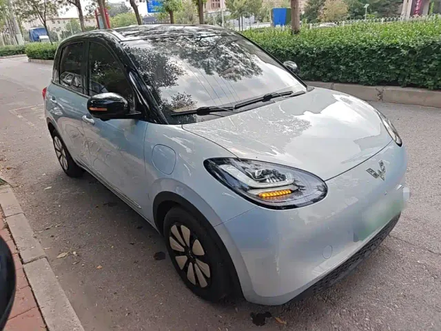 Wuling Bingo — Фото автомобиля 3