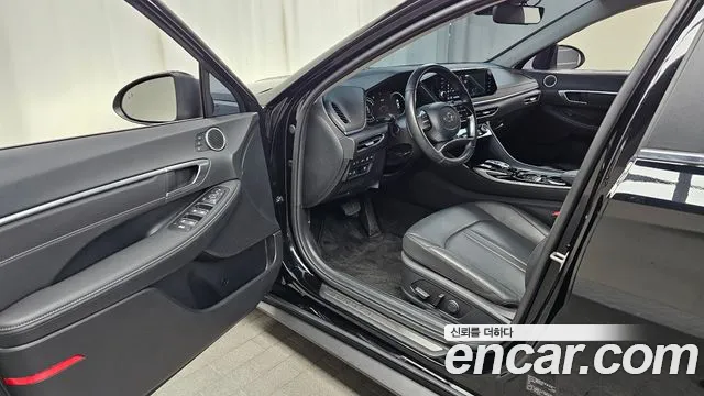 Hyundai Sonata — Фото автомобиля 10
