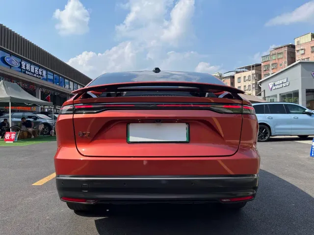 Nio EC7 — Фото автомобиля 5