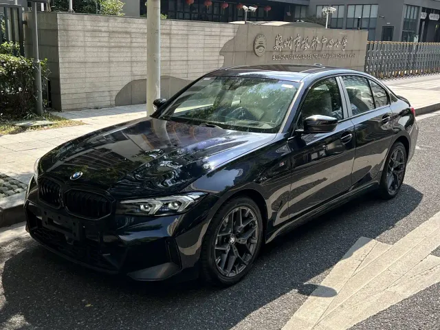 Фотография автомобиля — BMW 3 Series