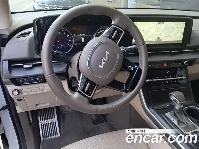 Kia Canival — Фото автомобиля 16