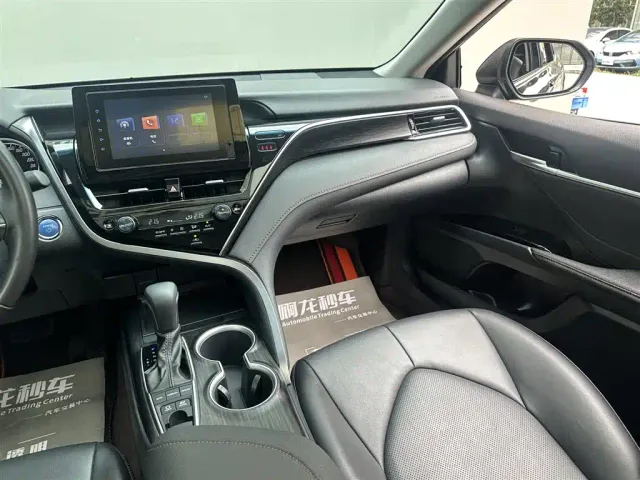 Toyota Camry — Фото автомобиля 10