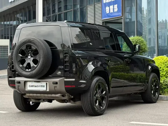 Land Rover Defender — Фото автомобиля 3