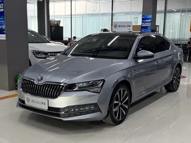 Фотография автомобиля — Skoda Superb