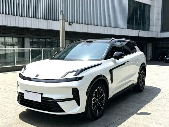 Фотография автомобиля — Lynk & Co 08 EM-P
