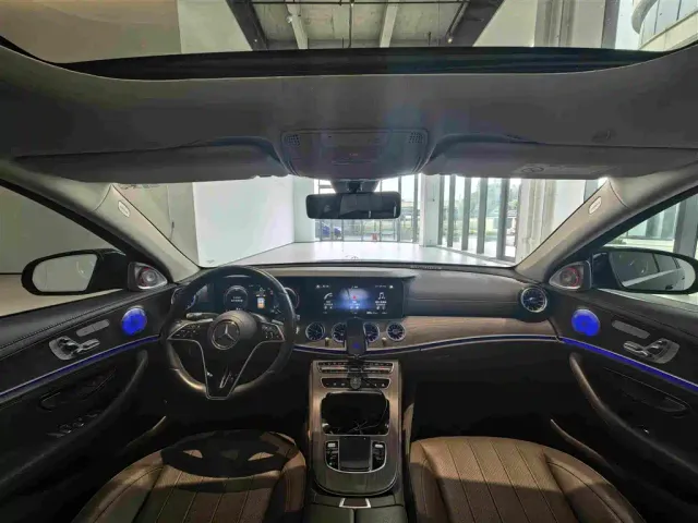 Mercedes-Benz E-Class — Фото автомобиля 6