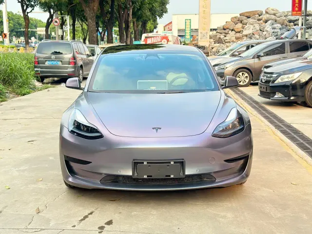 Tesla Model 3 — Фото автомобиля 2