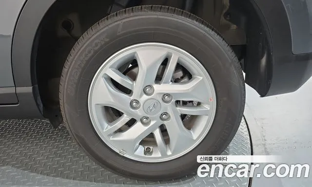 Hyundai Venue — Фото автомобиля 6