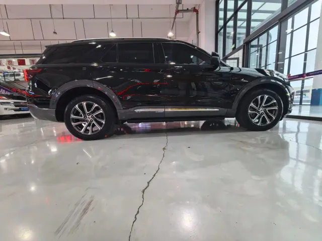 Ford Explorer — Фото автомобиля 27