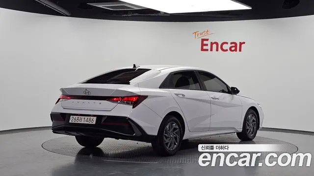 Hyundai Avante CN7 — Фото автомобиля 2