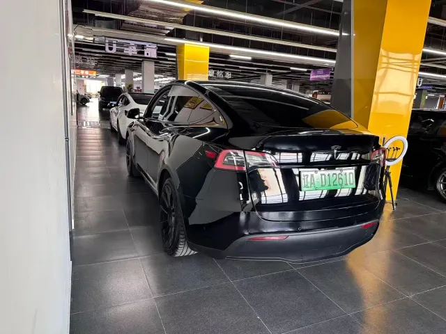 Tesla Model Y — Фото автомобиля 7