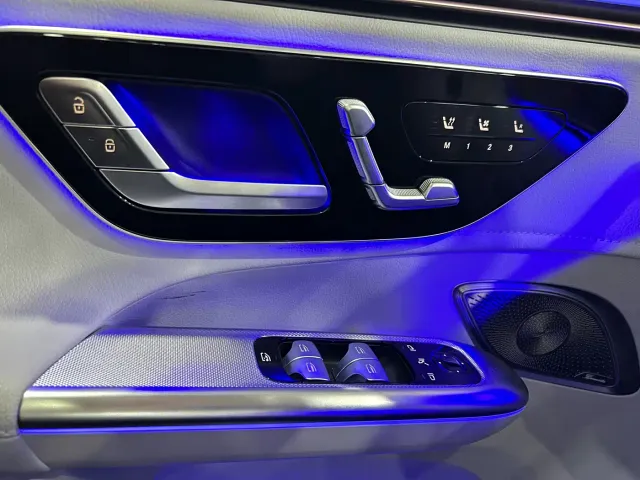 Mercedes-Benz EQE SUV — Фото автомобиля 21