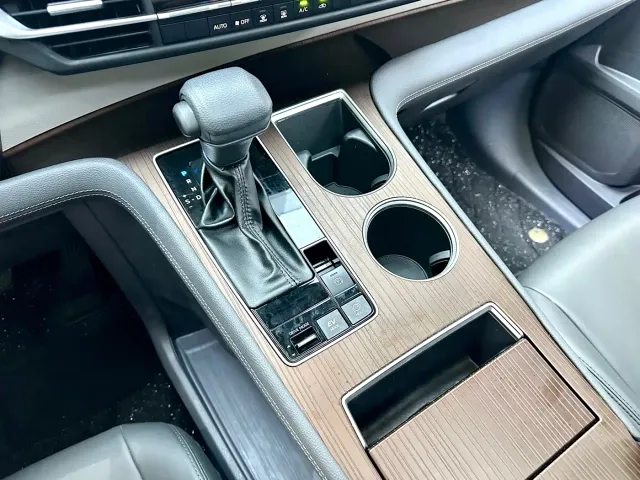 Toyota Sienna — Фото автомобиля 19