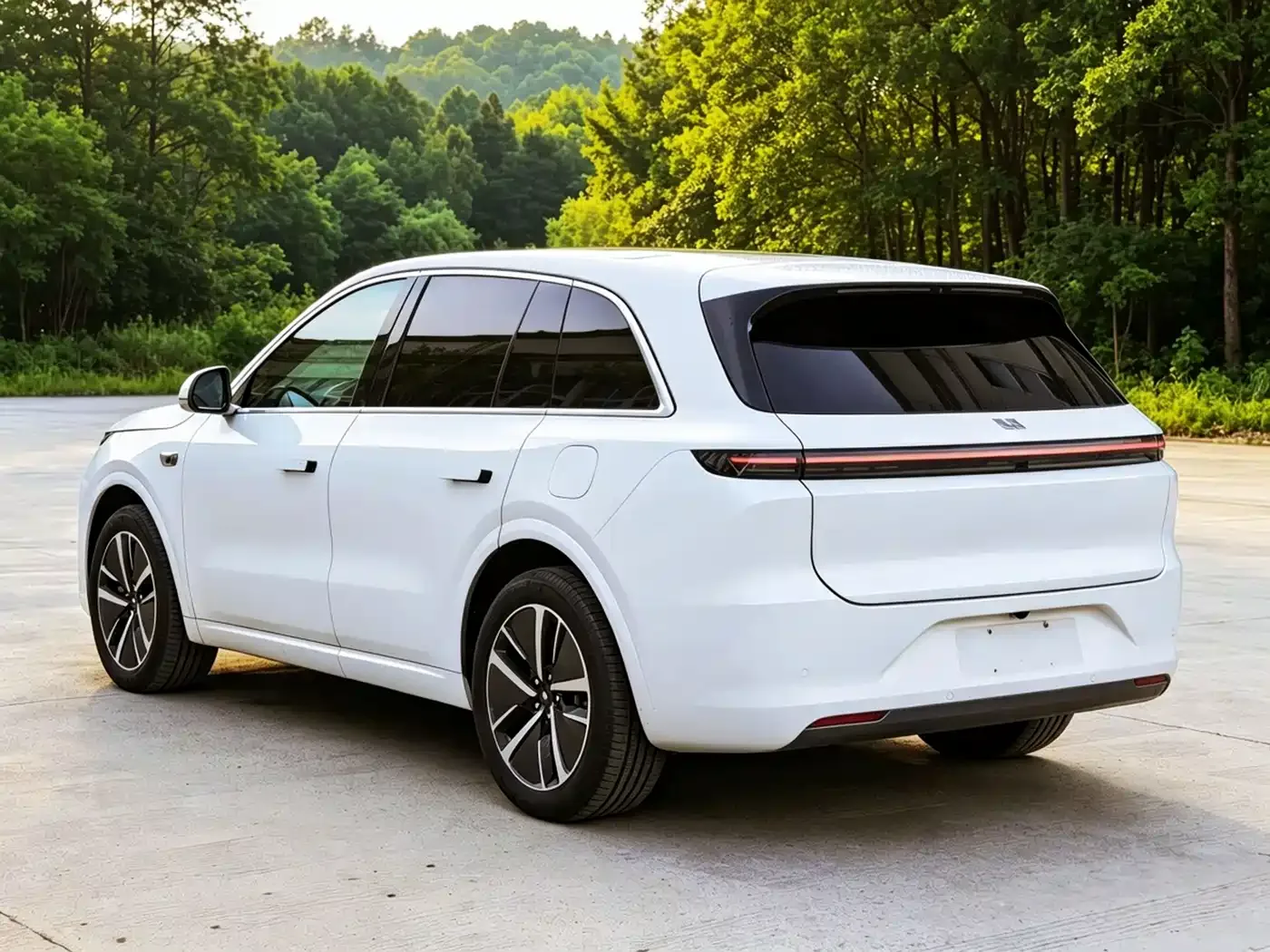 Li Auto Li Auto L6 2024 Pro — Фото автомобиля 4
