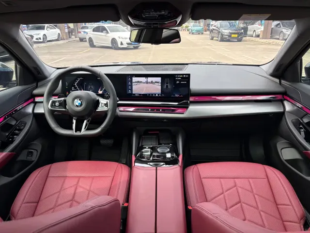 BMW 5 Series — Фото автомобиля 10