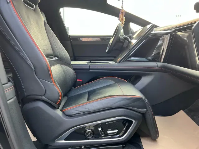 HiPhi HiPhi X 2021 Flagship Edition 6-Seater — Фото автомобиля 18