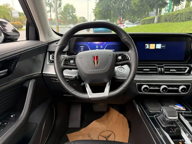 Hongqi HS5 — Фото автомобиля 14