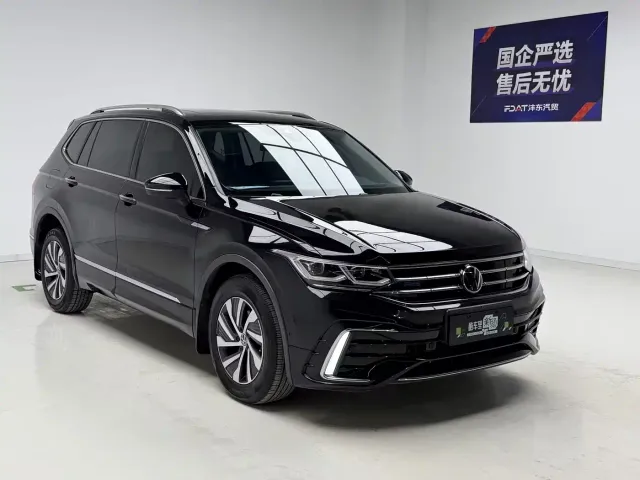 Volkswagen Tiguan L PHEV — Фото автомобиля 3