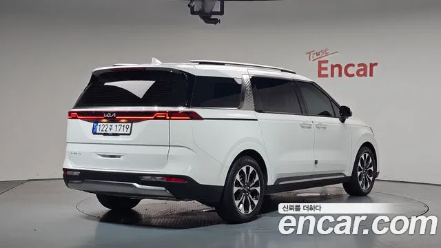 Kia Canival Carnival 4 поколение Дизель 7 мест Signature — Фото автомобиля 2